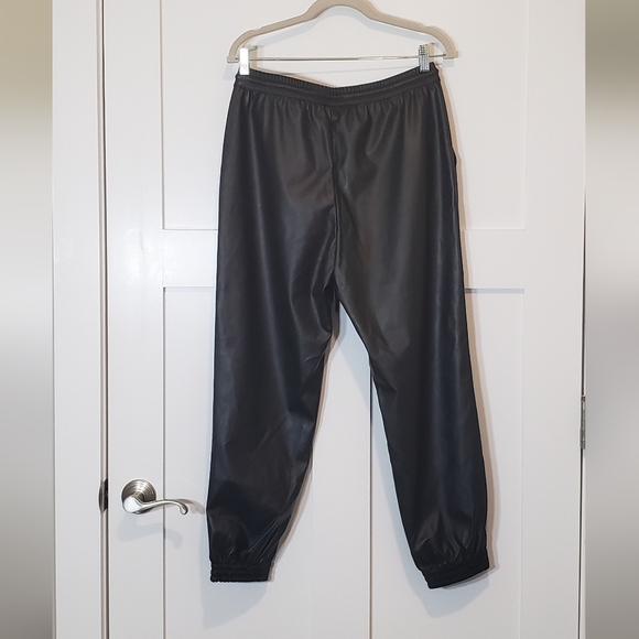 A New Day Vegan Black Leather Joggers Pants Size Medium Stretch Brand New - Picture 13 of 15